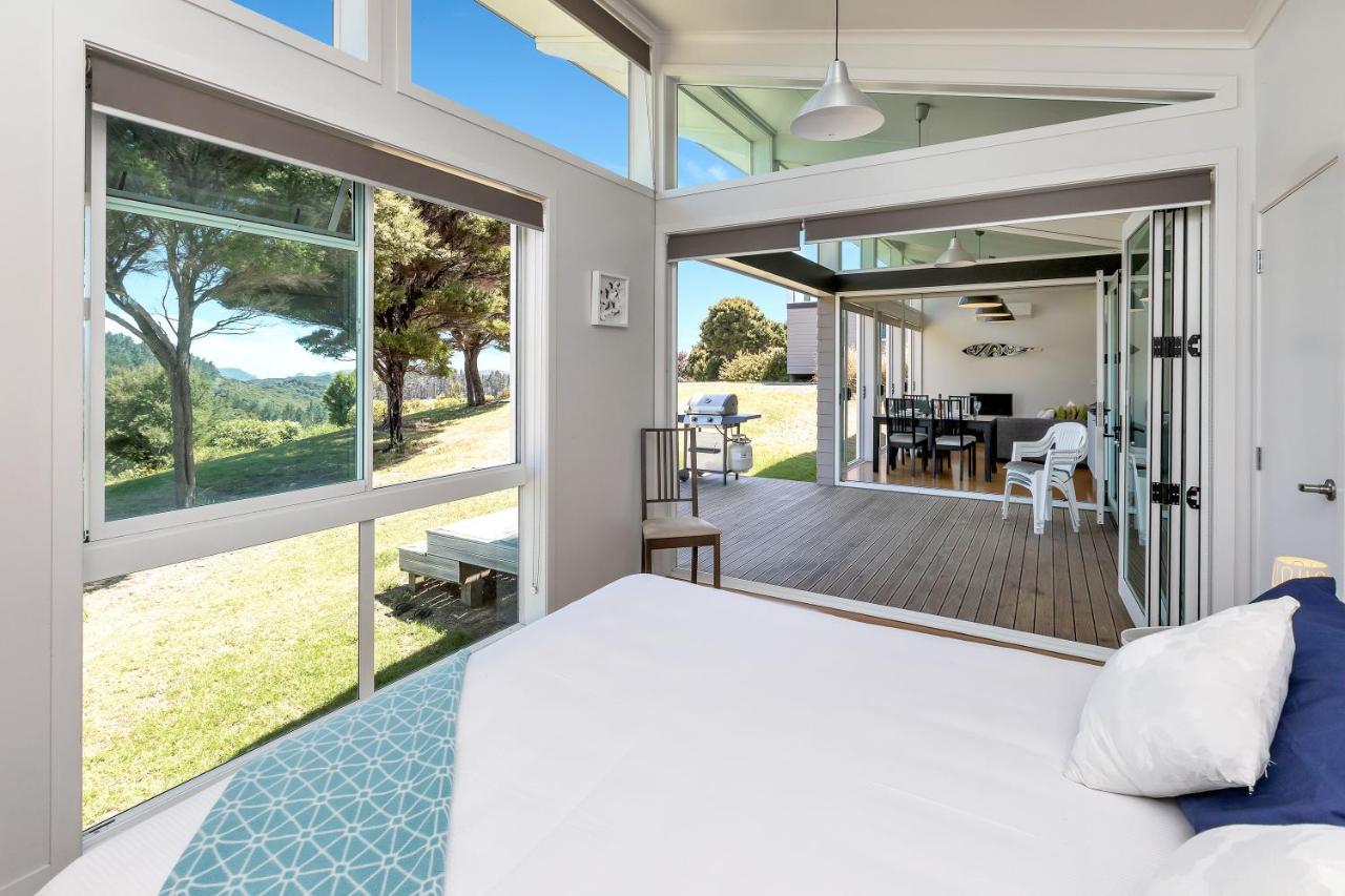 Paroa Bay Chalets - Te Whare Tui Russell Kültér fotó