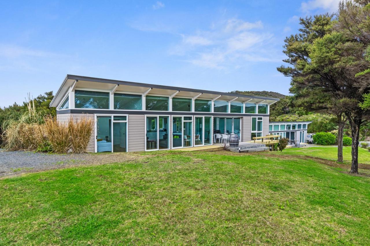 Paroa Bay Chalets - Te Whare Tui Russell Kültér fotó