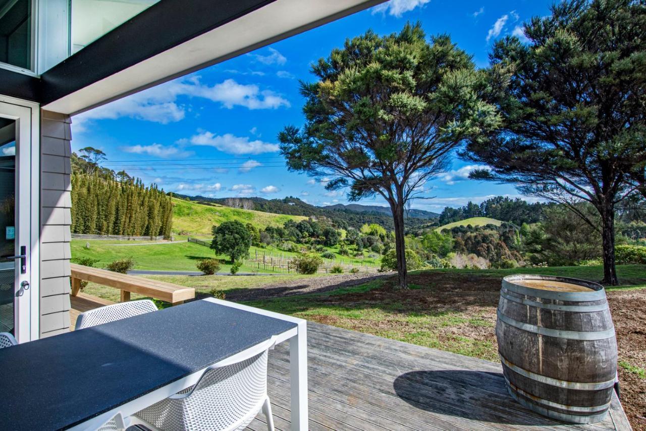 Paroa Bay Chalets - Te Whare Tui Russell Kültér fotó