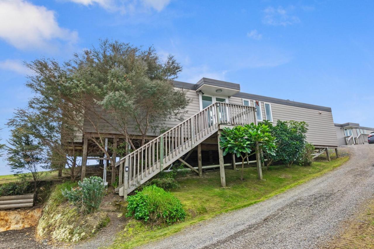 Paroa Bay Chalets - Te Whare Tui Russell Kültér fotó