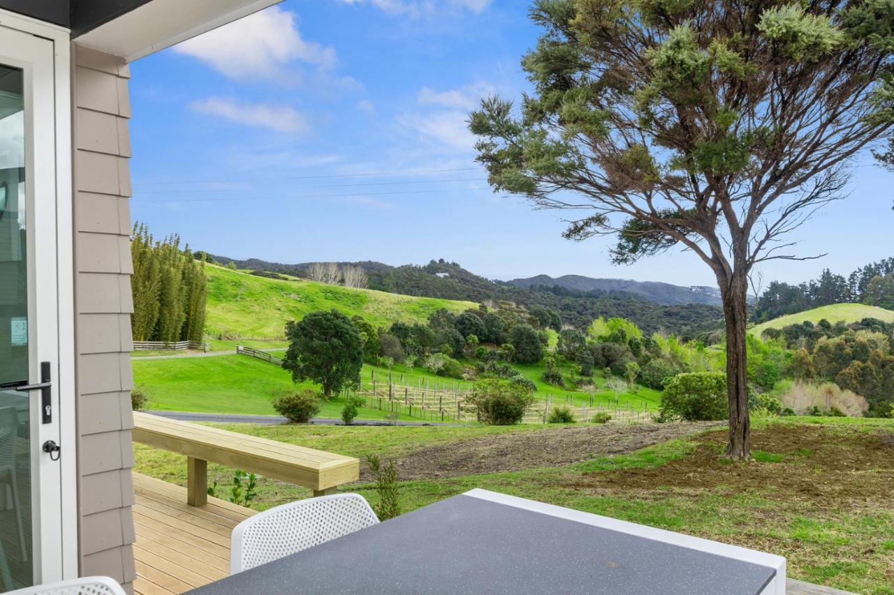 Paroa Bay Chalets - Te Whare Tui Russell Kültér fotó