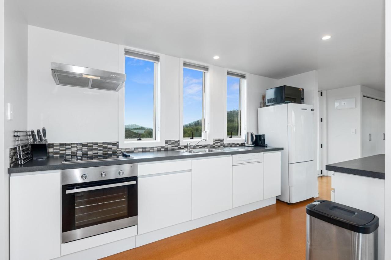 Paroa Bay Chalets - Te Whare Tui Russell Kültér fotó